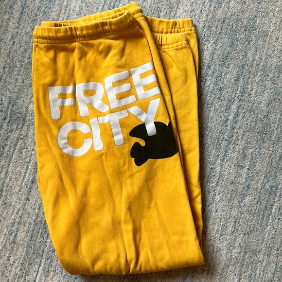 freecity Pants - Freecity sweatpants